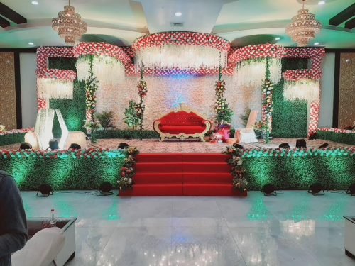 Affordable Wedding Stage Decoration | Elegant Sofa And Flower Setup