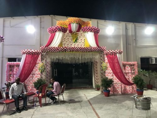 Luxury Indoor Wedding Gate Decoration With Chandeliers – Phule Weddings