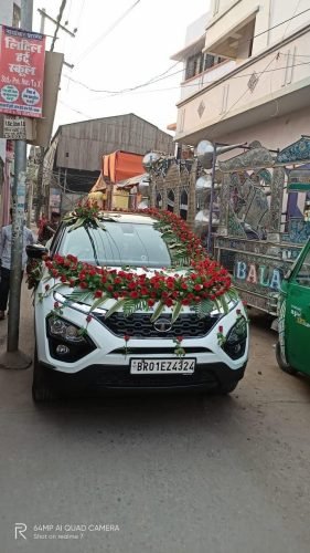 Wedding Car Decoration With White Roses And Green Leaves | Phule Weddings